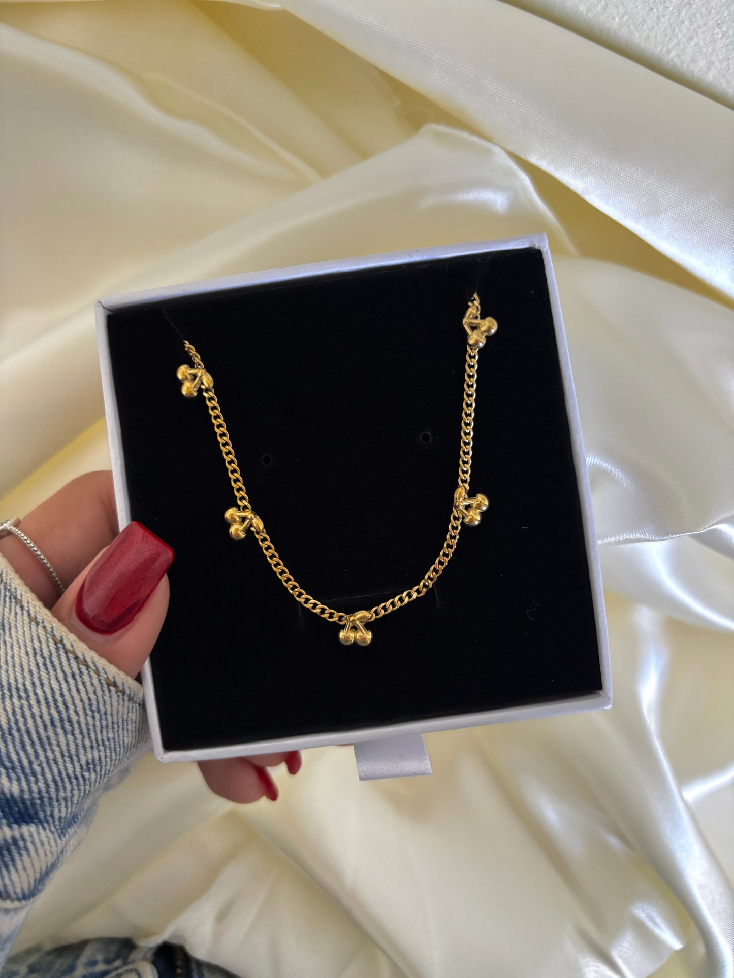 (Copia) MUCH CHERRY NECKLACE