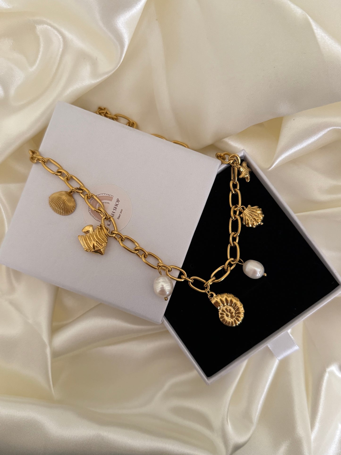 PLAYEA NECKLACE