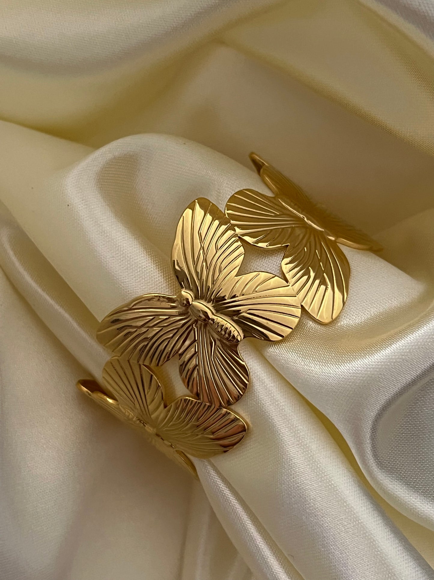 FANTASY BANGLE