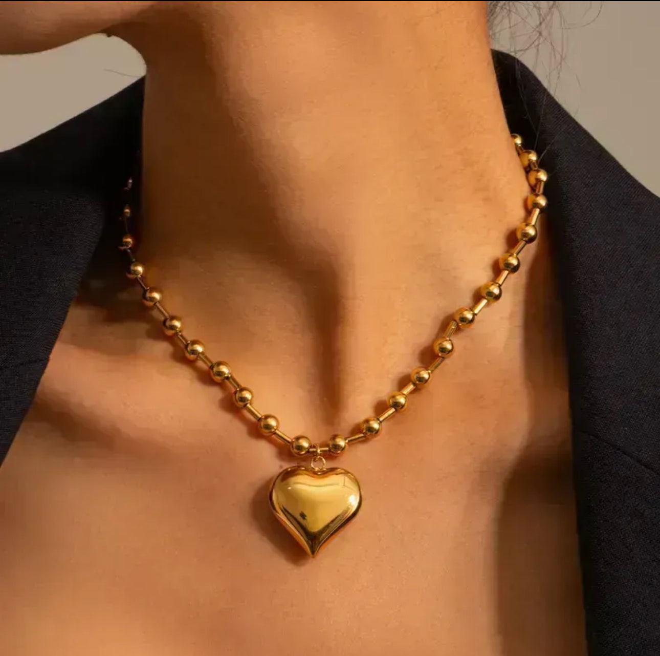 AMORE NECKLACE