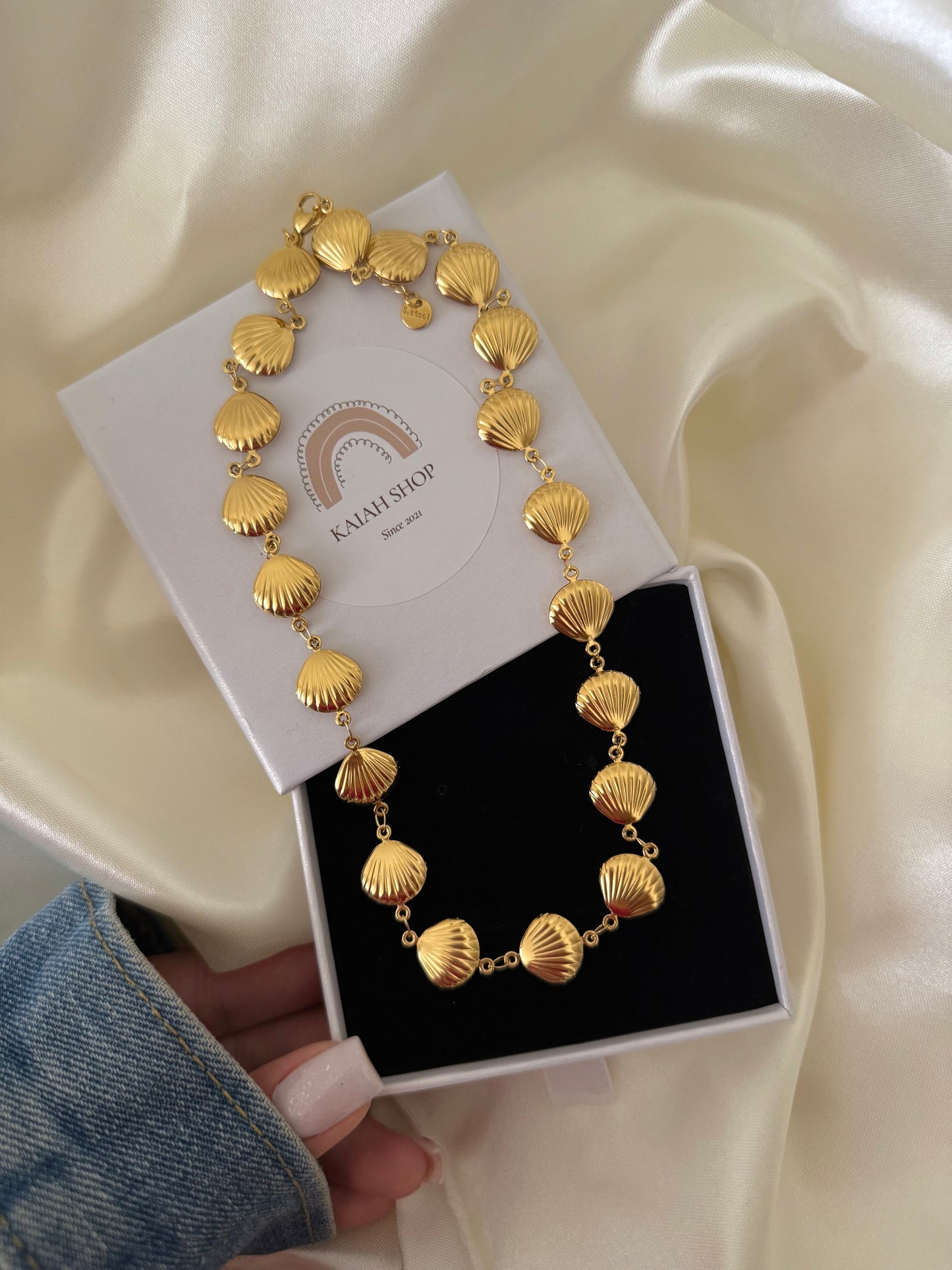 CONCHA NECKLACE