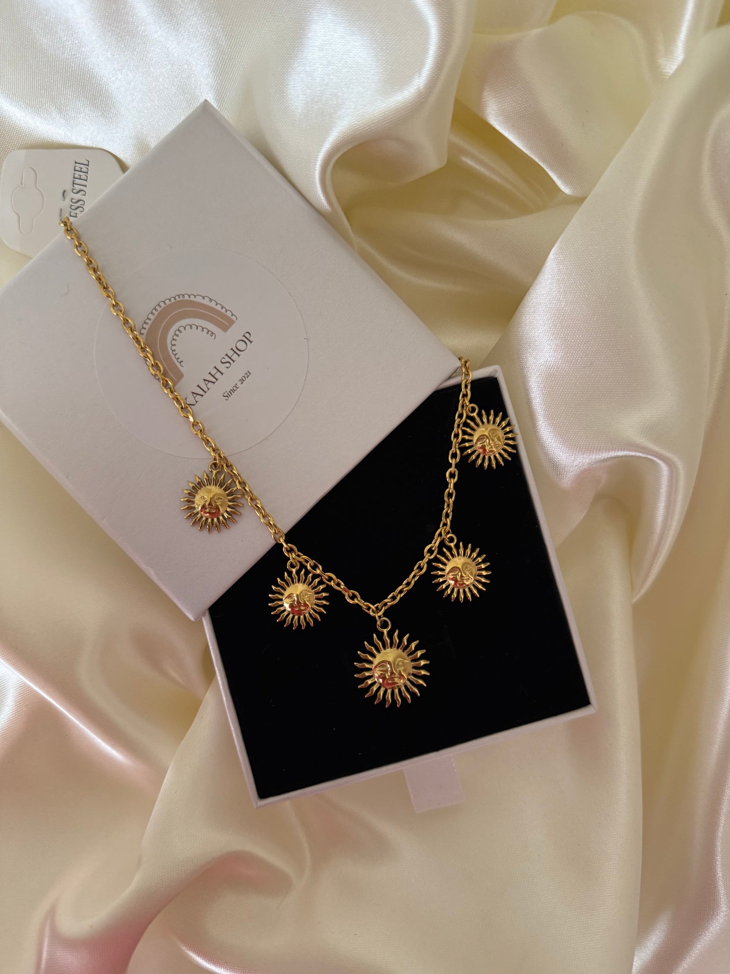 MUCH SOLEI NECKLACE