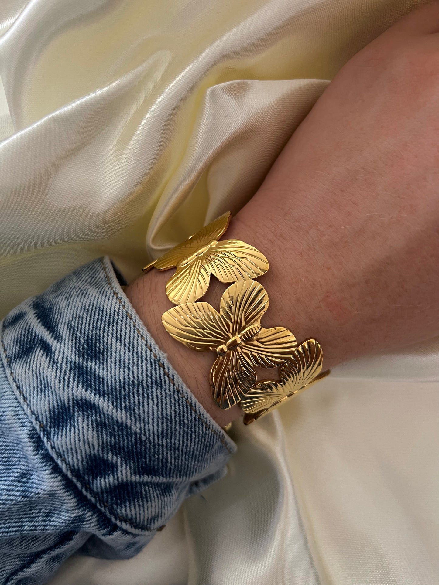 FANTASY BANGLE