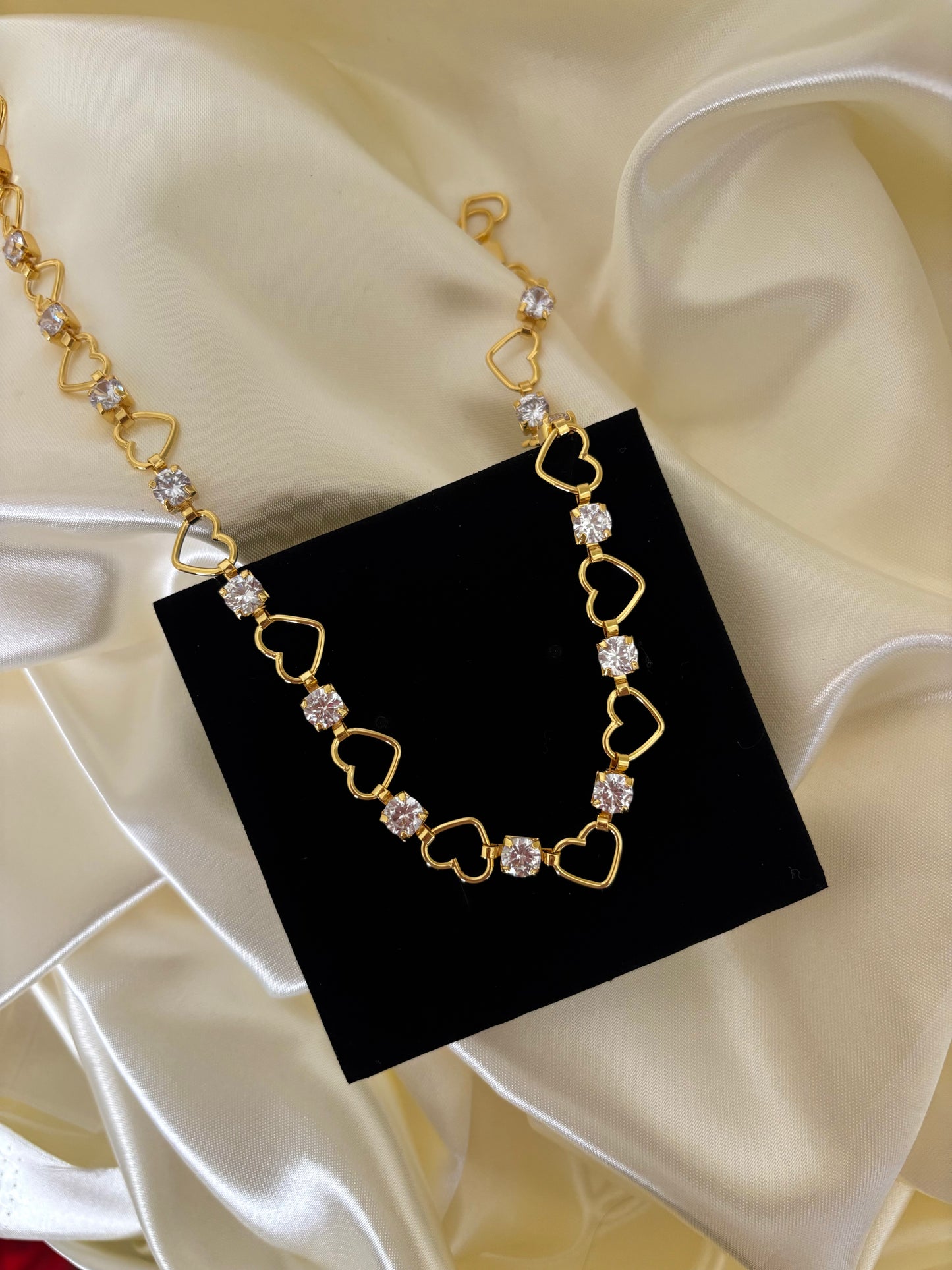 DAINTY HEART NECKLACE