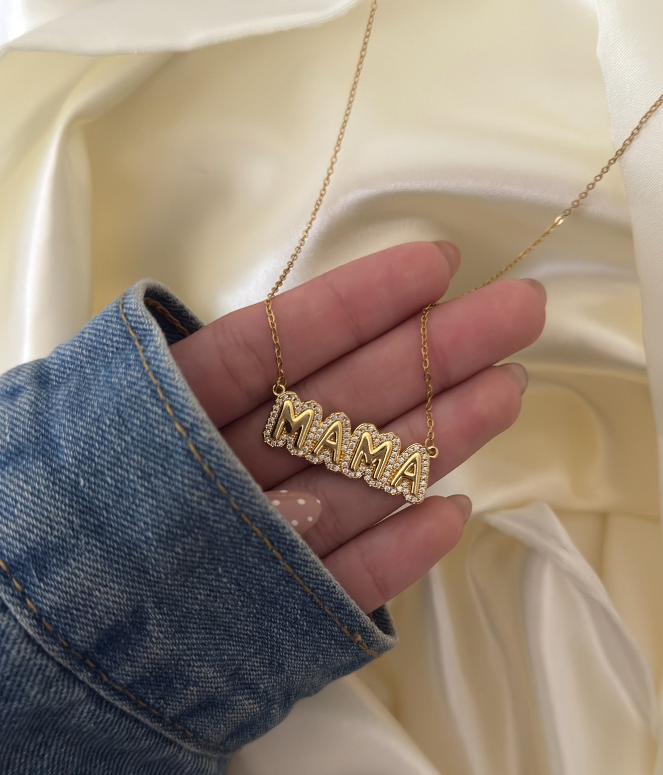 MAMÁ NECKLACE