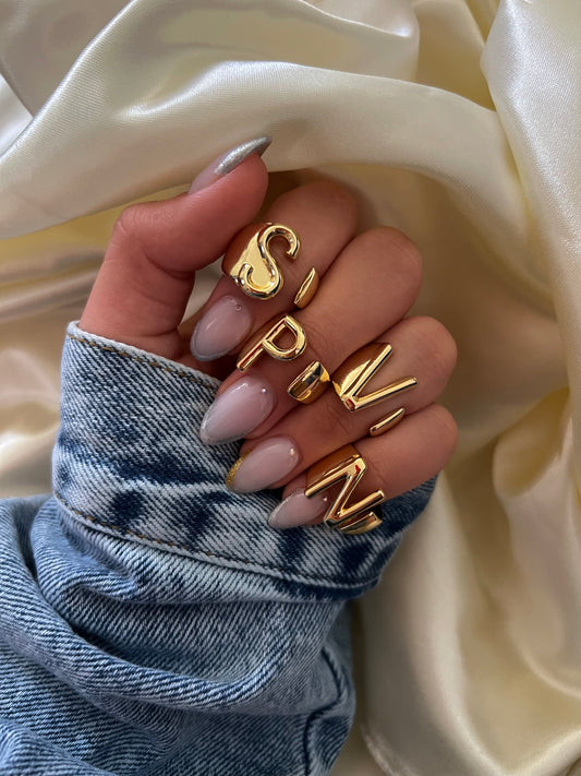 SOLID LETTER RING
