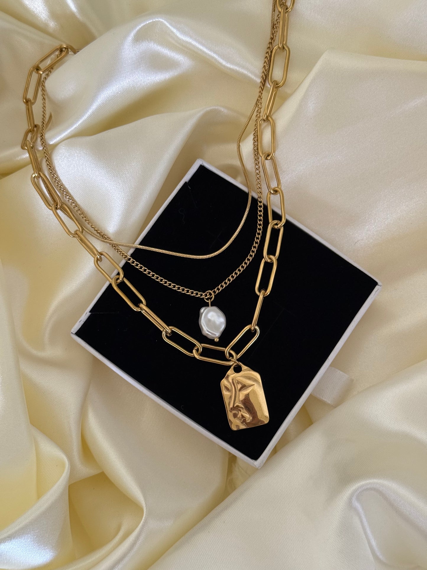 LAYERING BALL NECKLACE