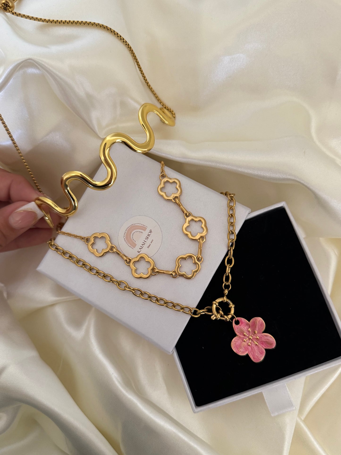NECKLACE