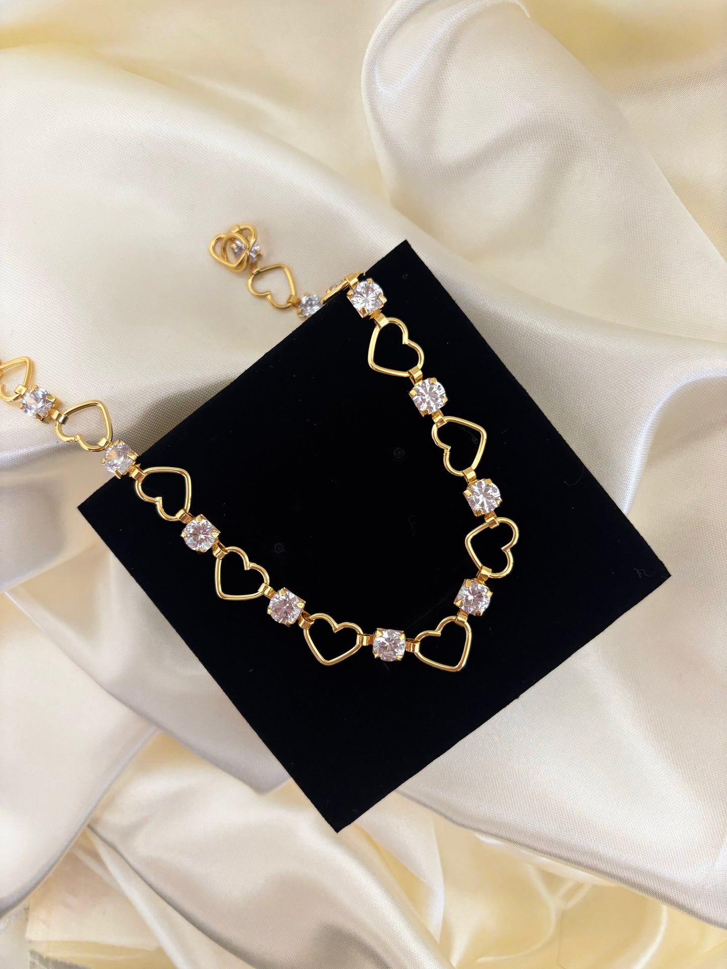 DAINTY HEART NECKLACE