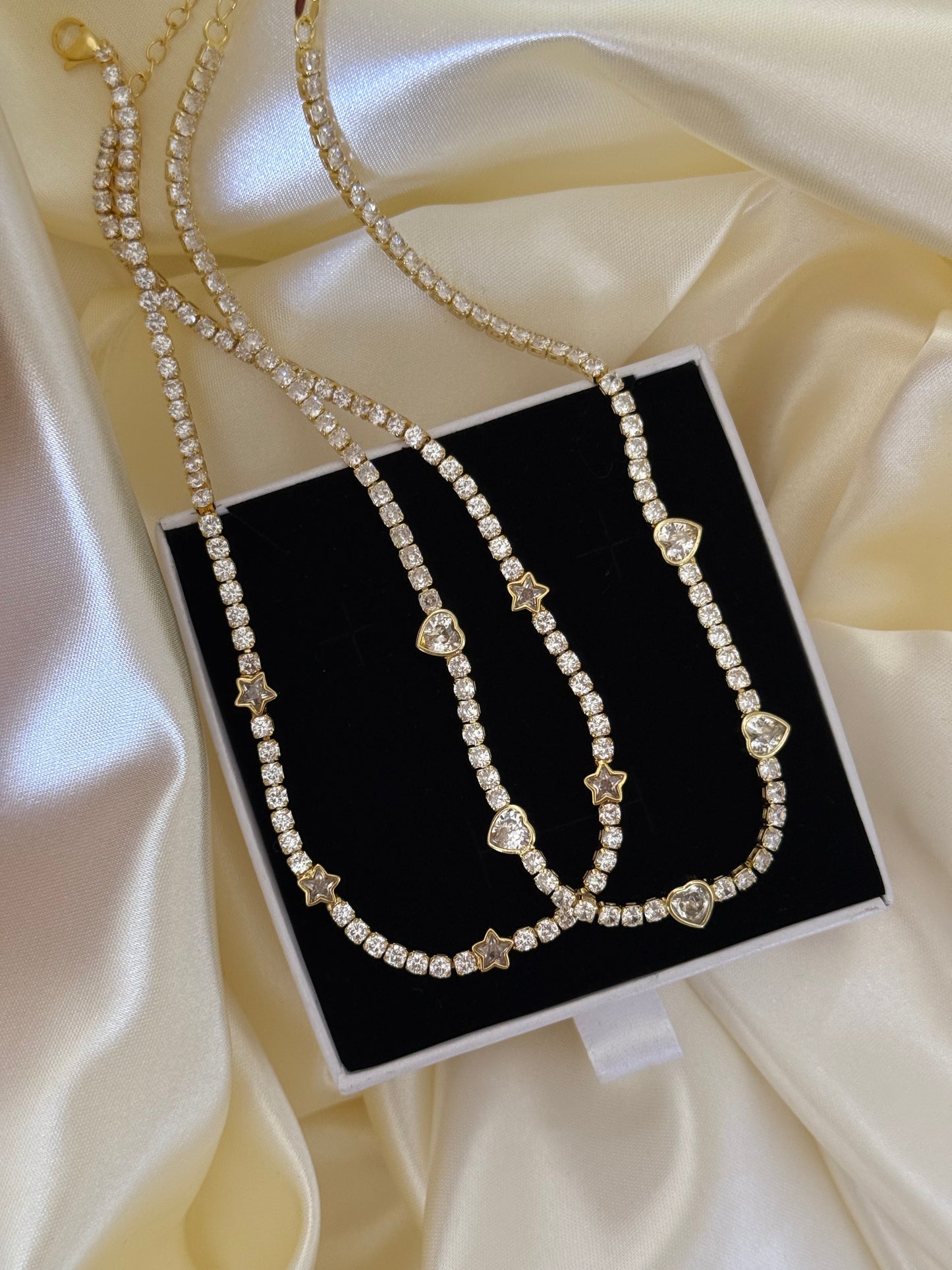 DAINTY NECKLACES