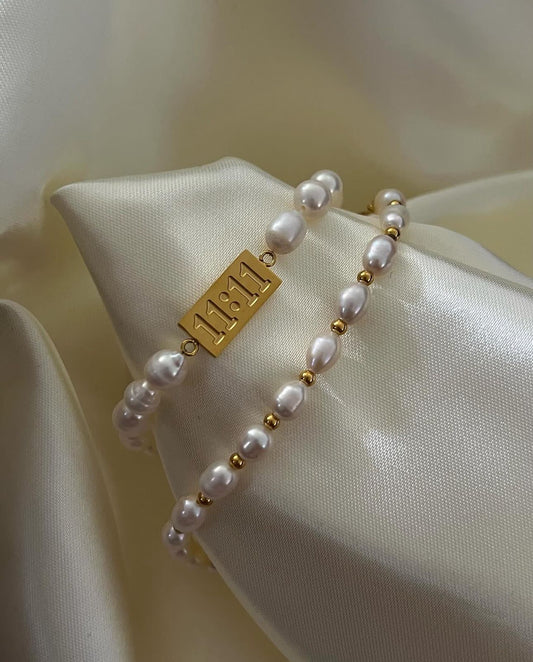 11:11 & PEARL BRACELETS