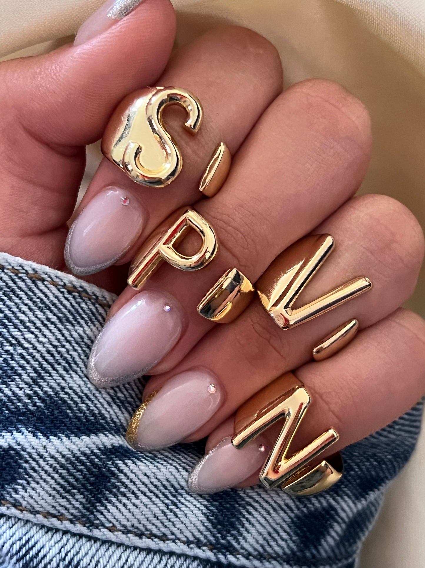 SOLID LETTER RING