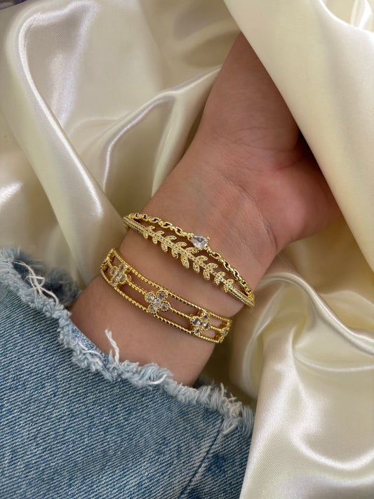 BANGLE BRACELET