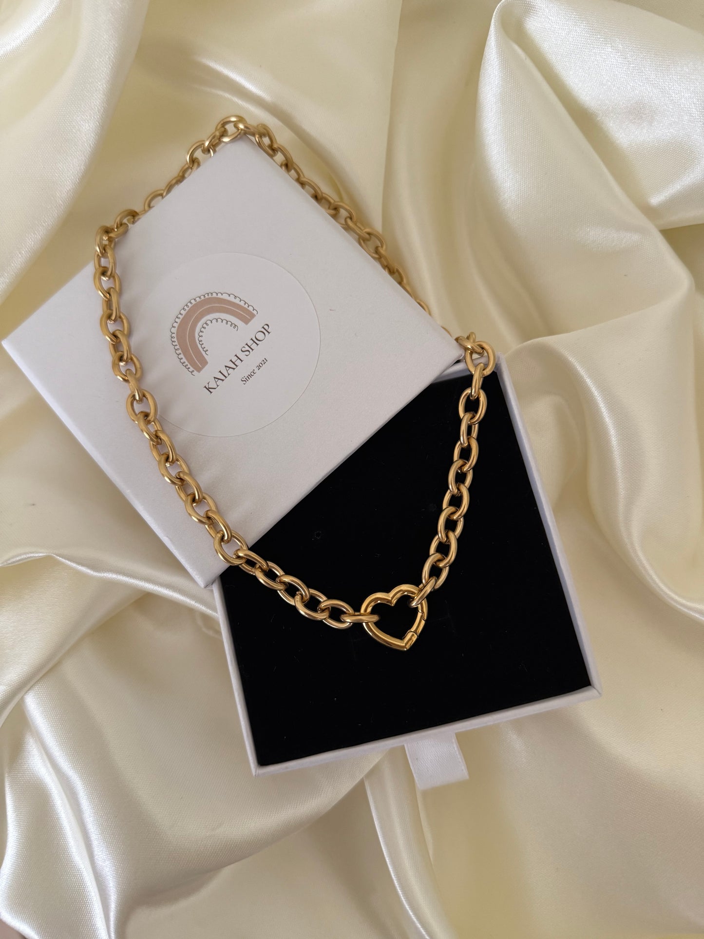CHUNKY HEART NECKLACE