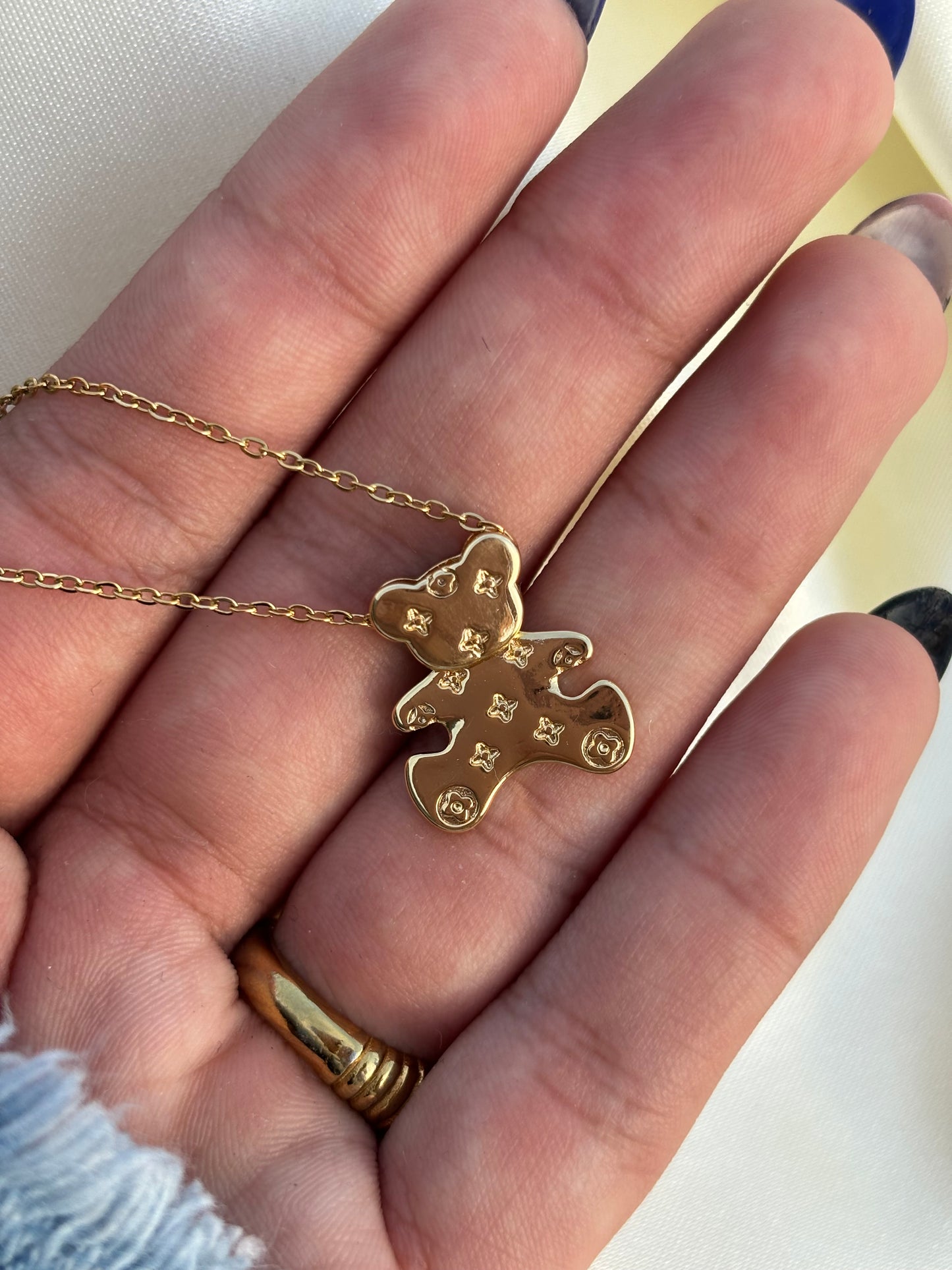 LVV BEAR NECKLACE