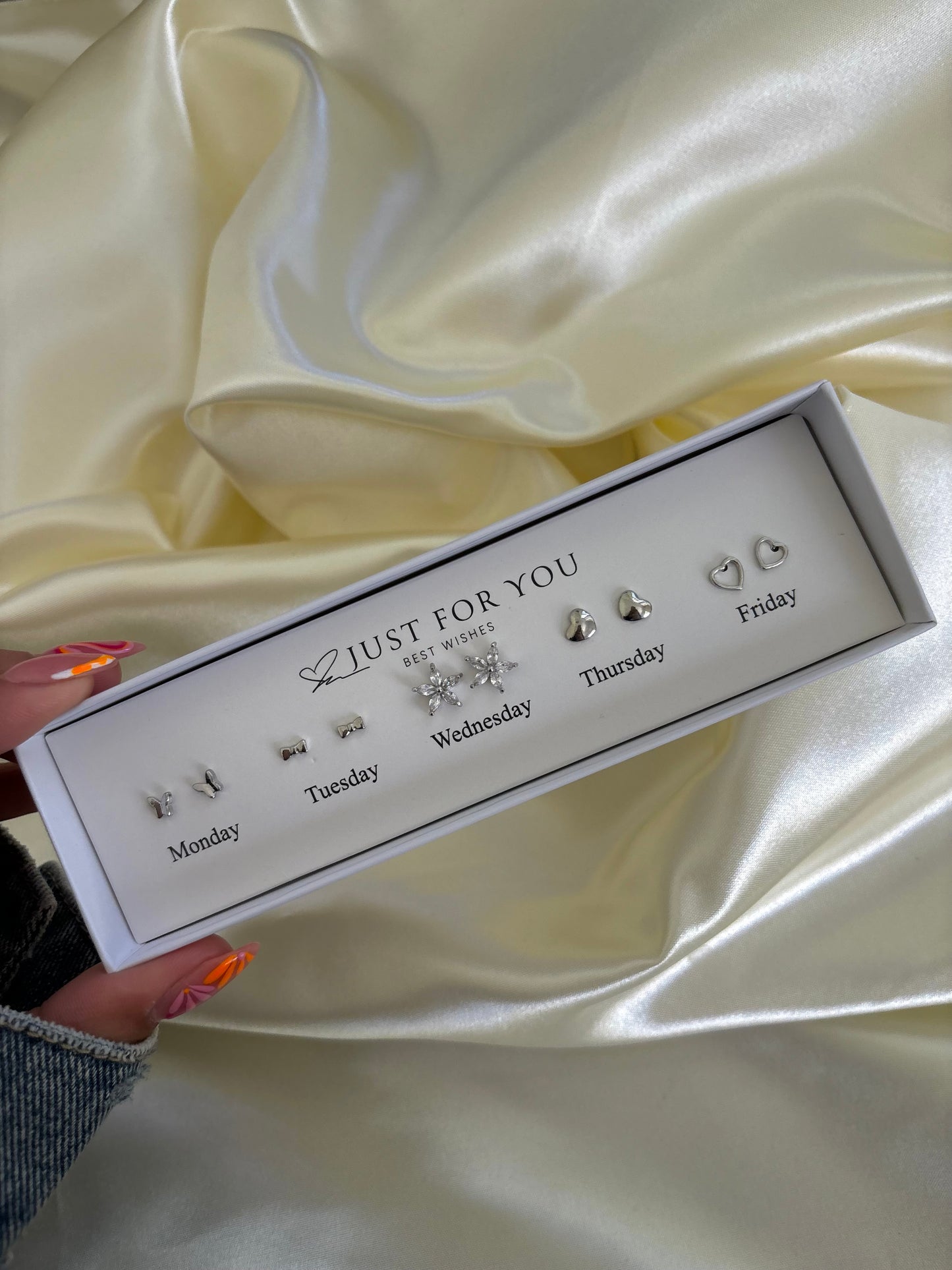 SILVER EARRINGS DAY SET