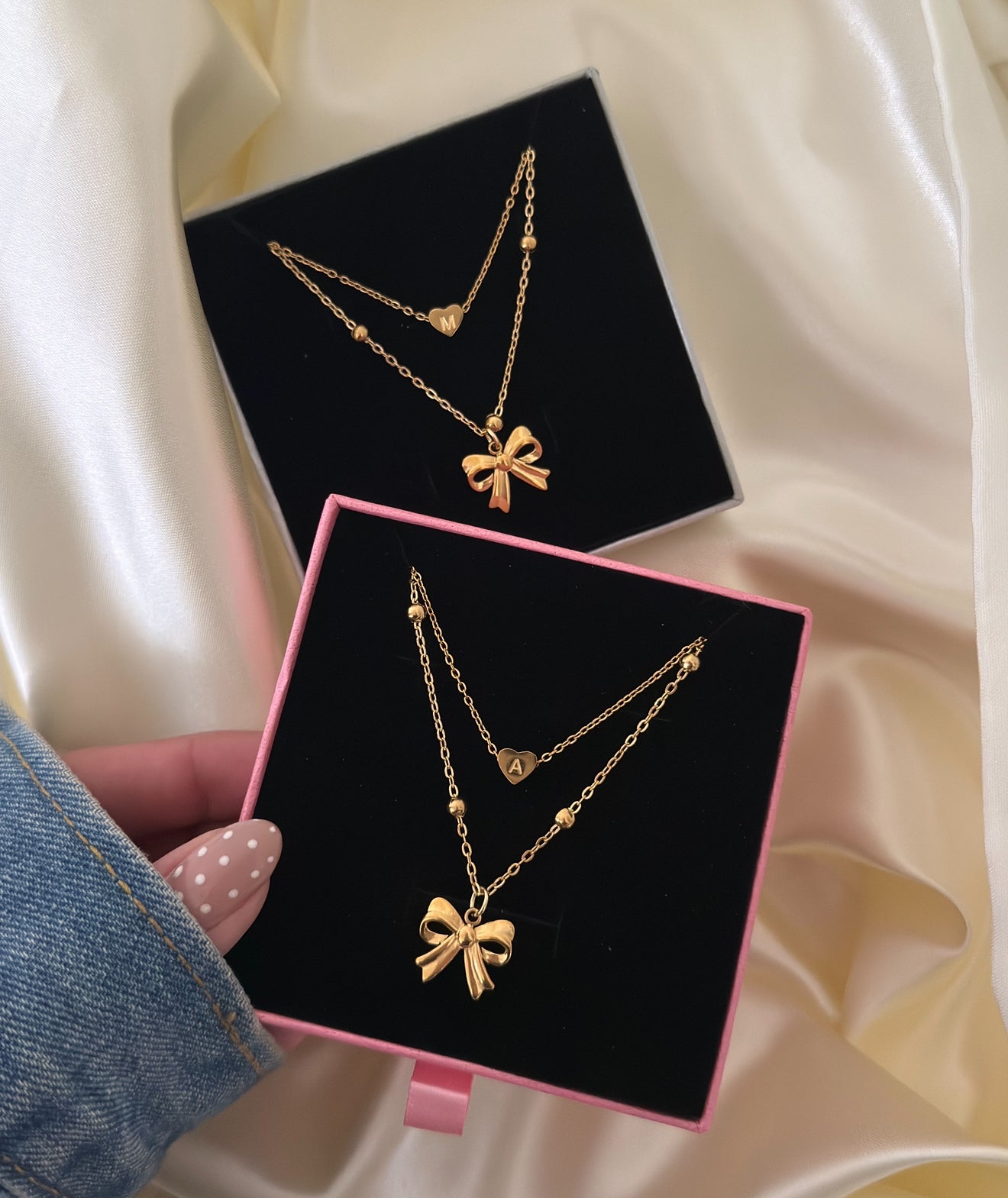 BOW LETTER NECKLACE