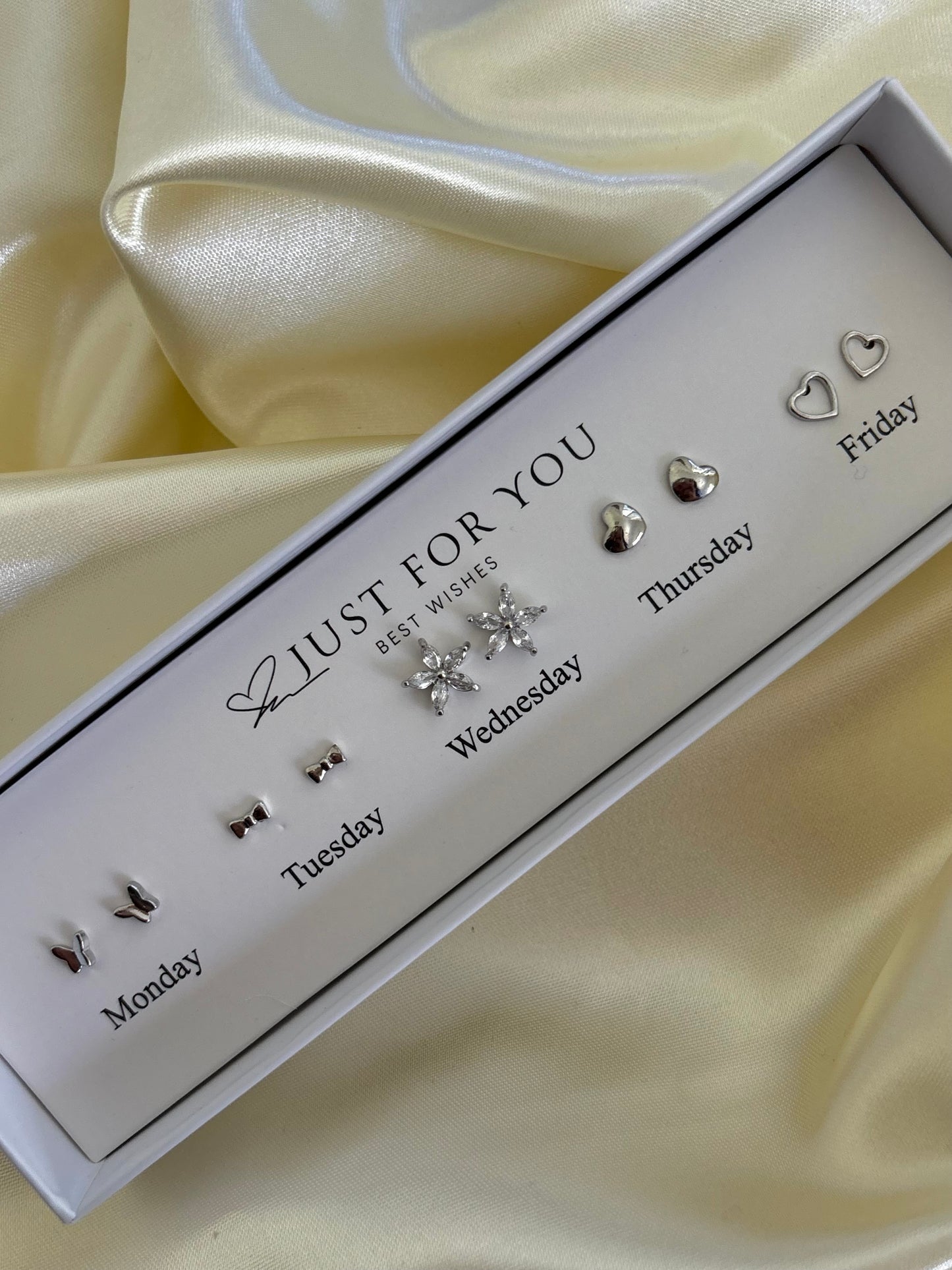 SILVER EARRINGS DAY SET