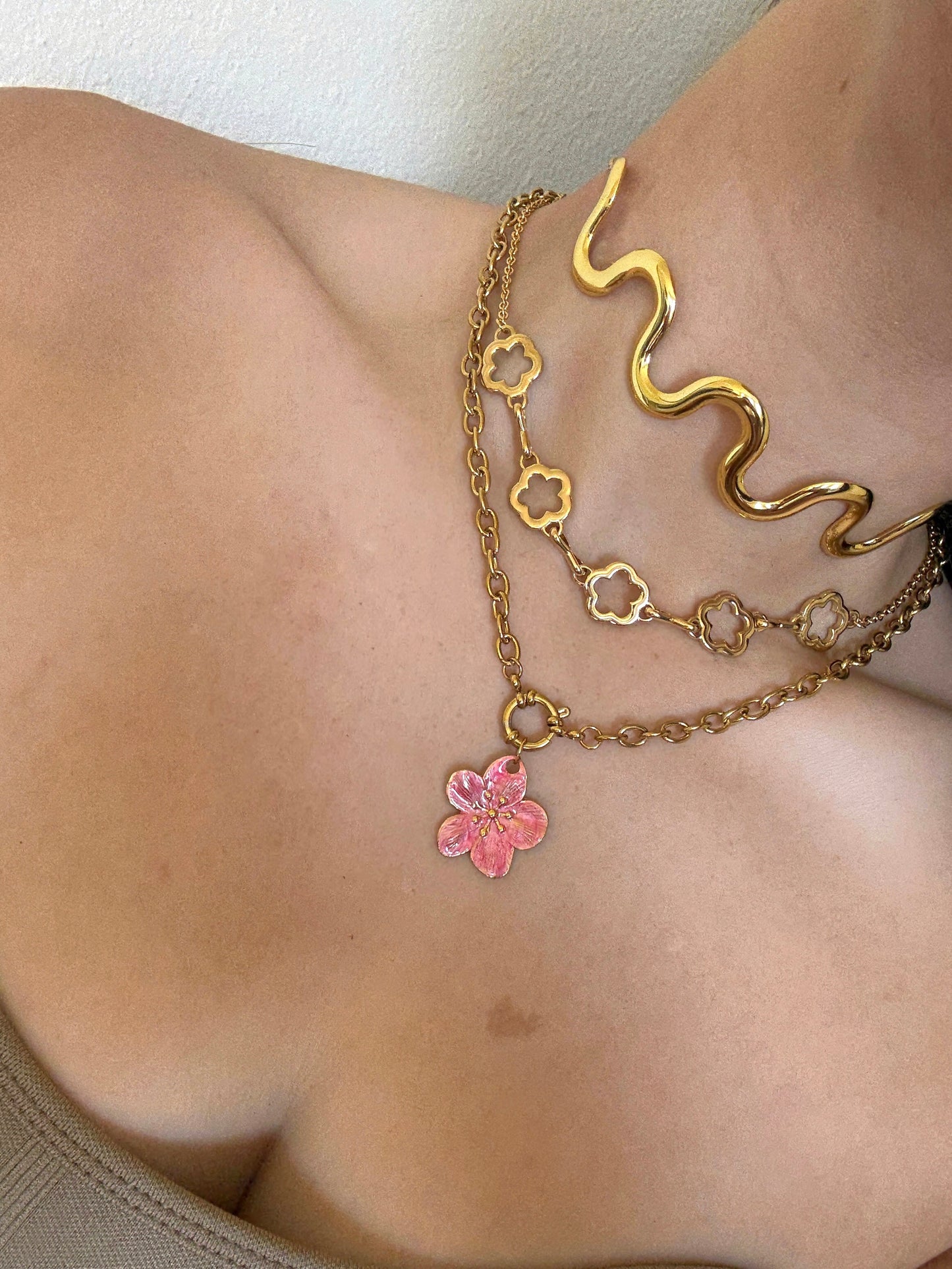 NECKLACE